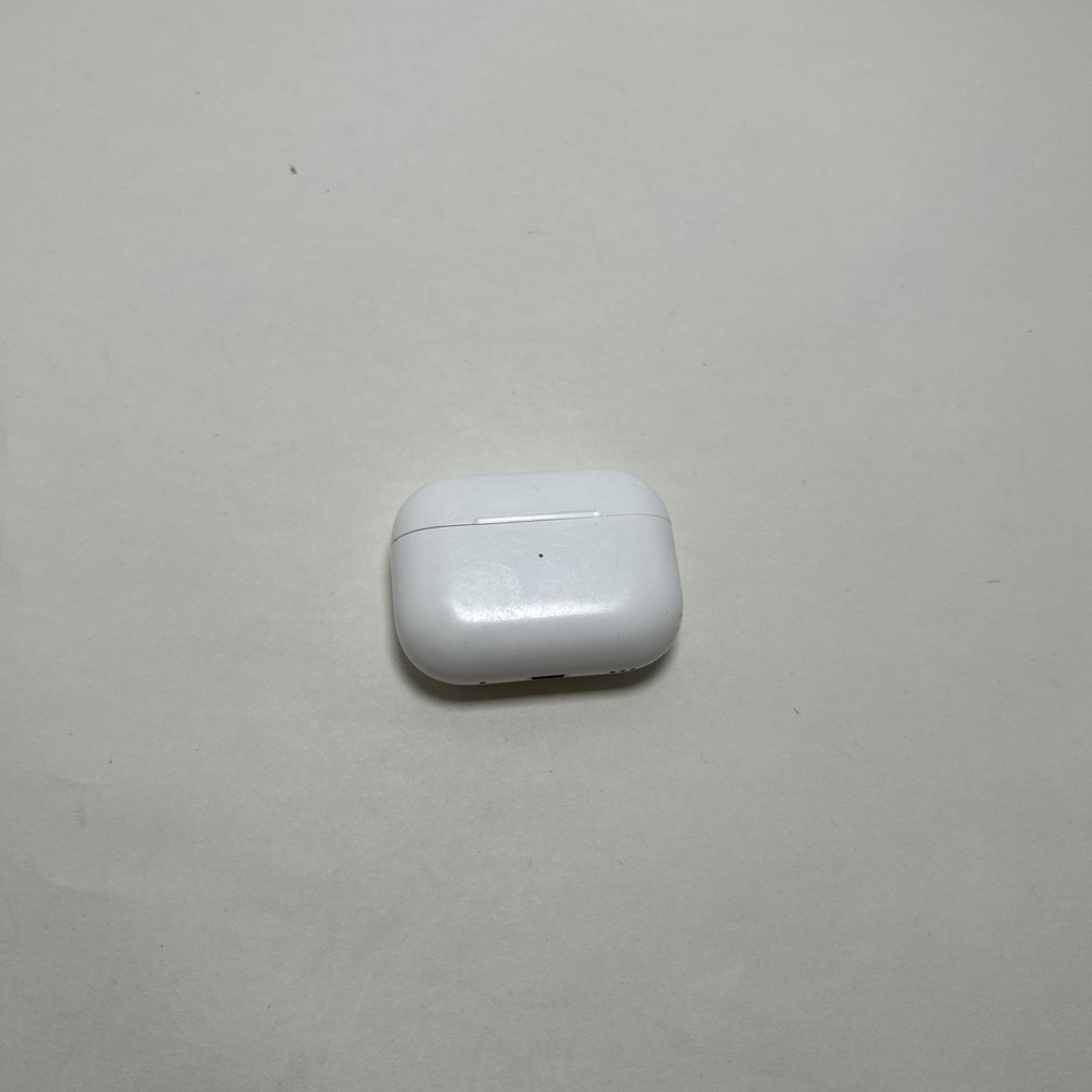 Apple AirPods Pro 2nd Gen - MagSafe Lightning Charging Case A2700 - Very Good